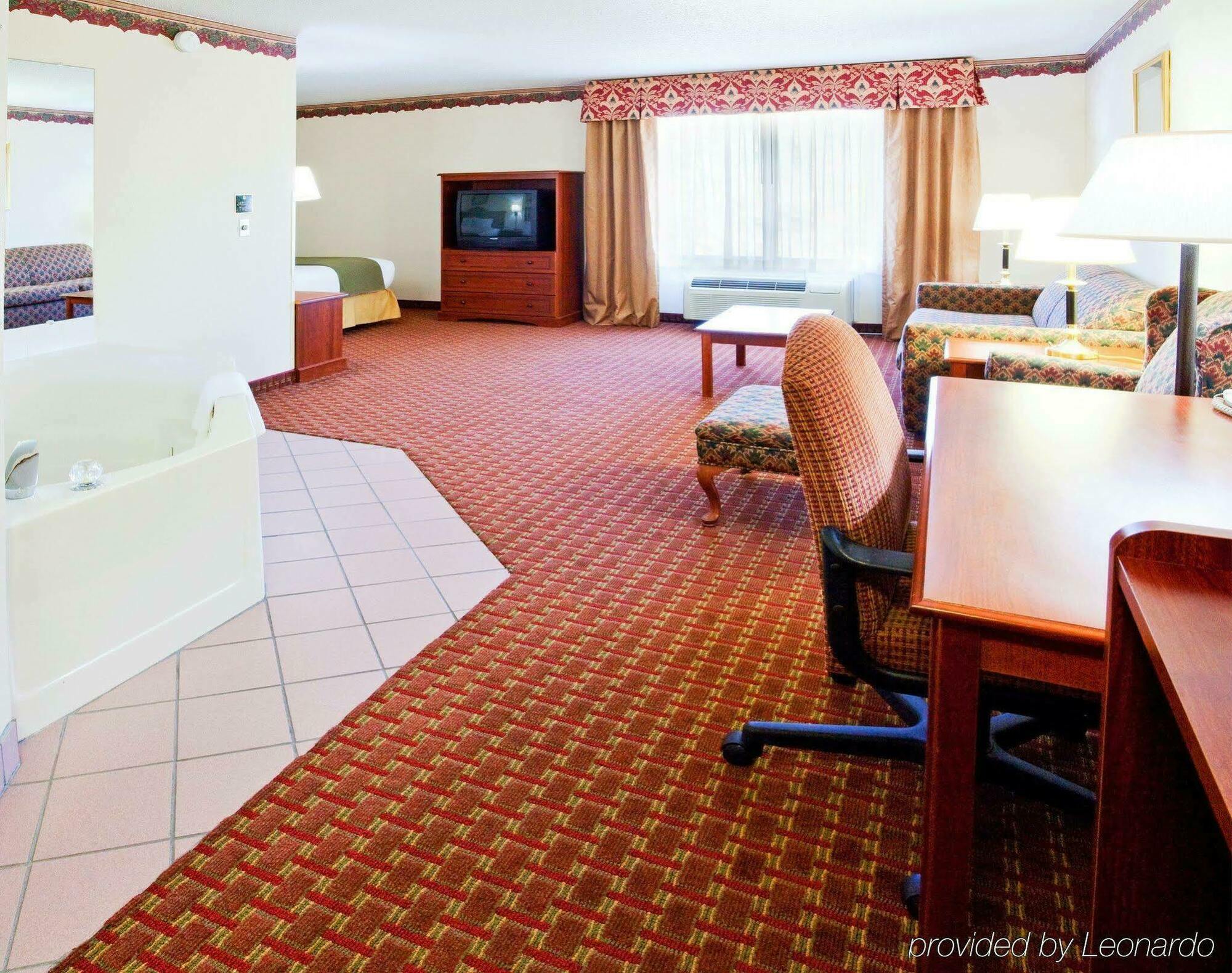Holiday Inn Express Hillsville By Ihg Esterno foto