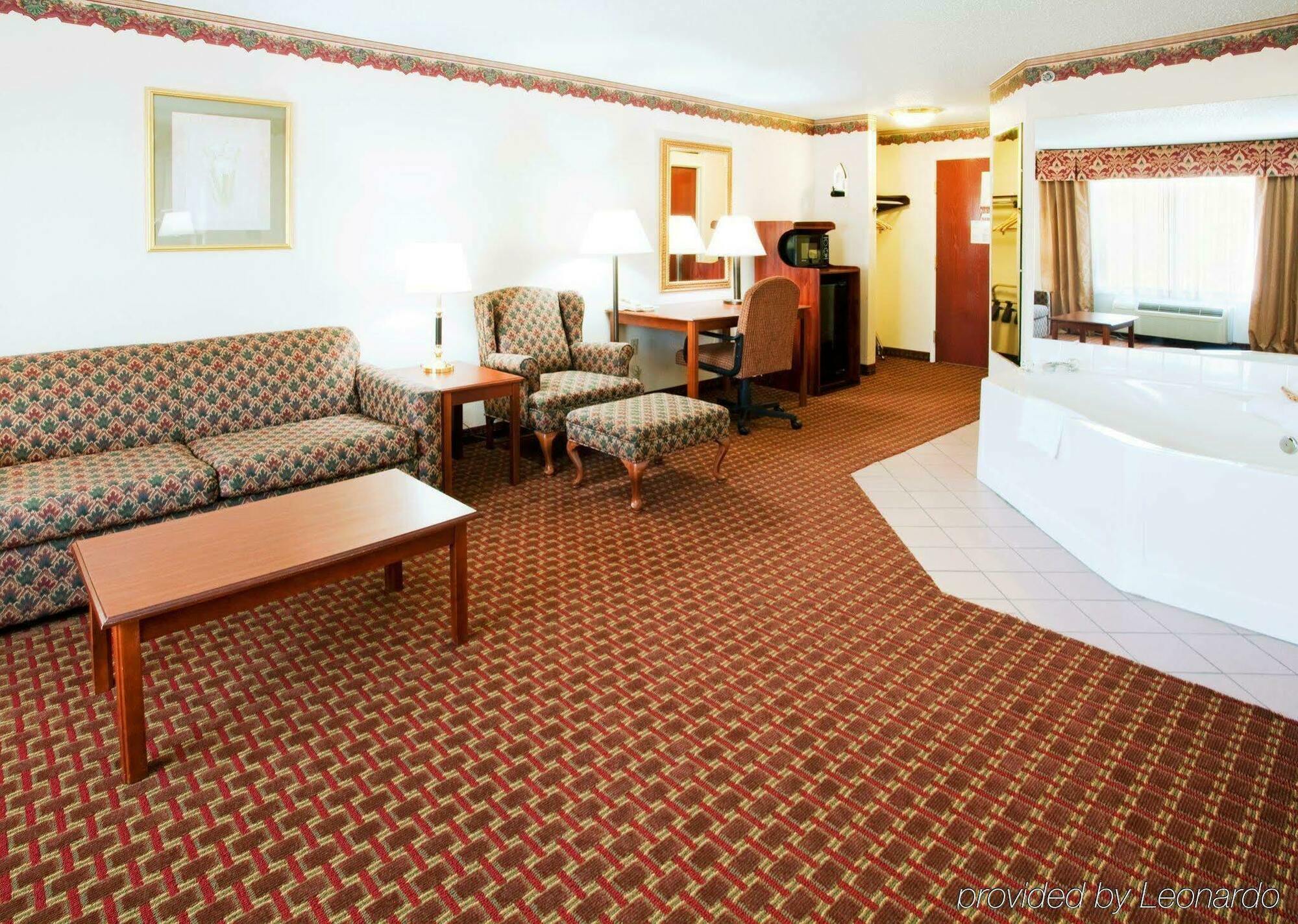 Holiday Inn Express Hillsville By Ihg Esterno foto